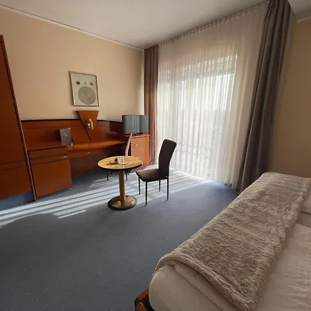 Heppenheimer Hof Otel Worms